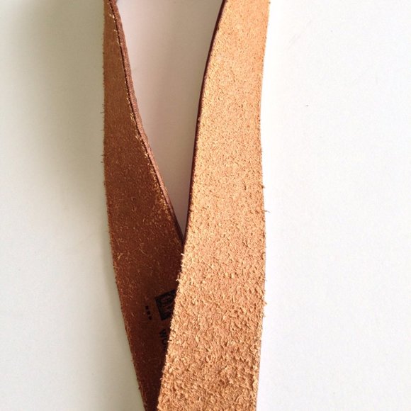 GAP-Brown Floral Tooled Leather Belt - Picture 7 of 8